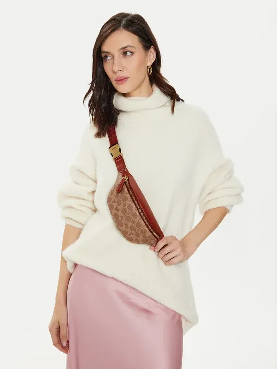 C.O.A.C.H Essential Belt Bag In Signature Canvas Bag