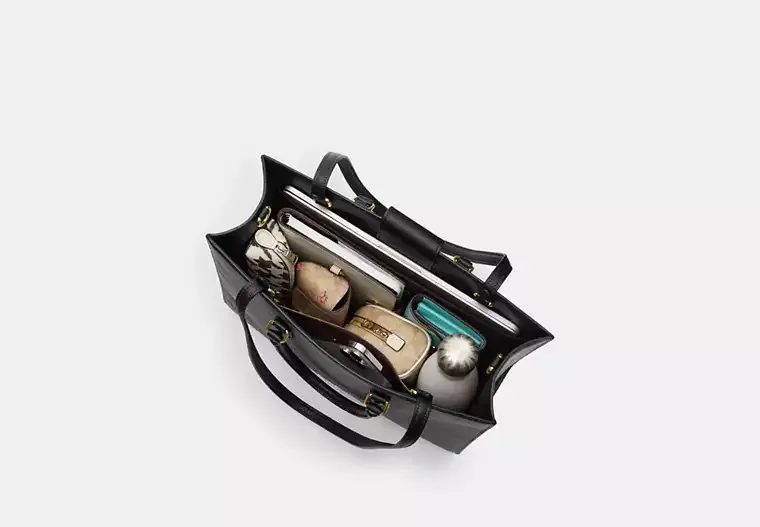 C.O.A.C.H Maggie Tote Bag In Blocked Signature