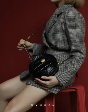 Cute Womens Black Leather Round Crossbody Purse Round Black Chain Shoulder Bag for Women