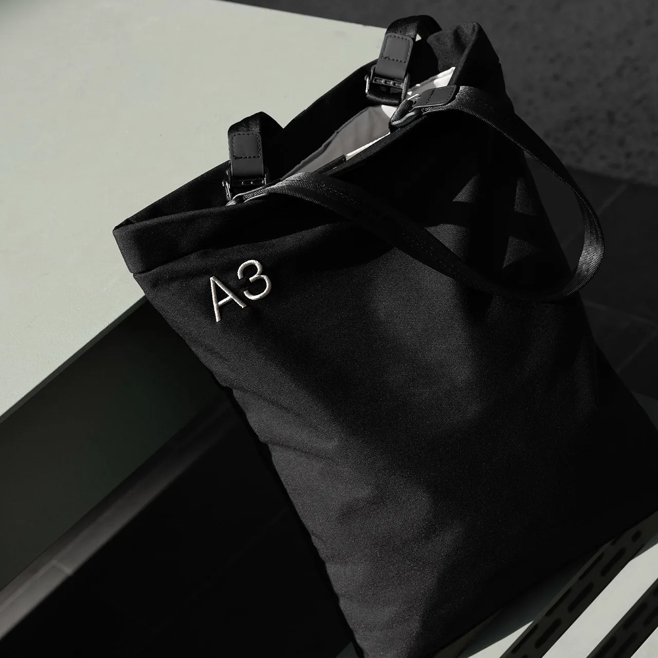 Daily Tote A3