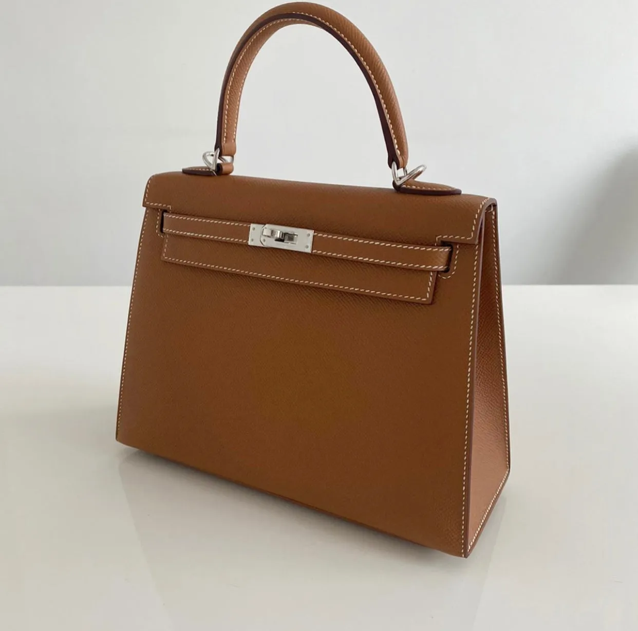 Herm??s Kelly 25 Gold Epsom Palladium Hardware