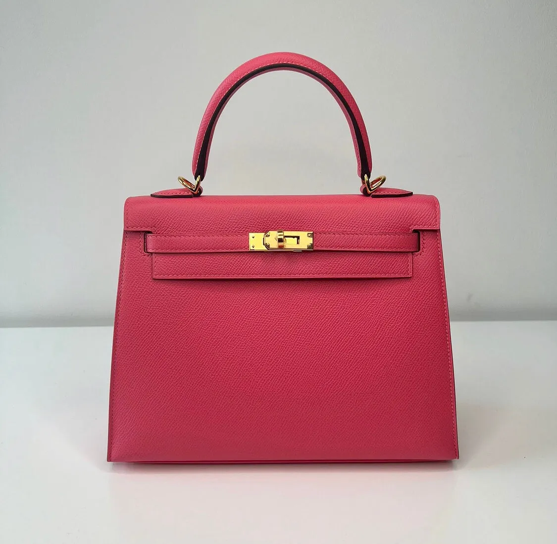 Herm??s Kelly 25 Rose Extreme Epsom Gold Hardware