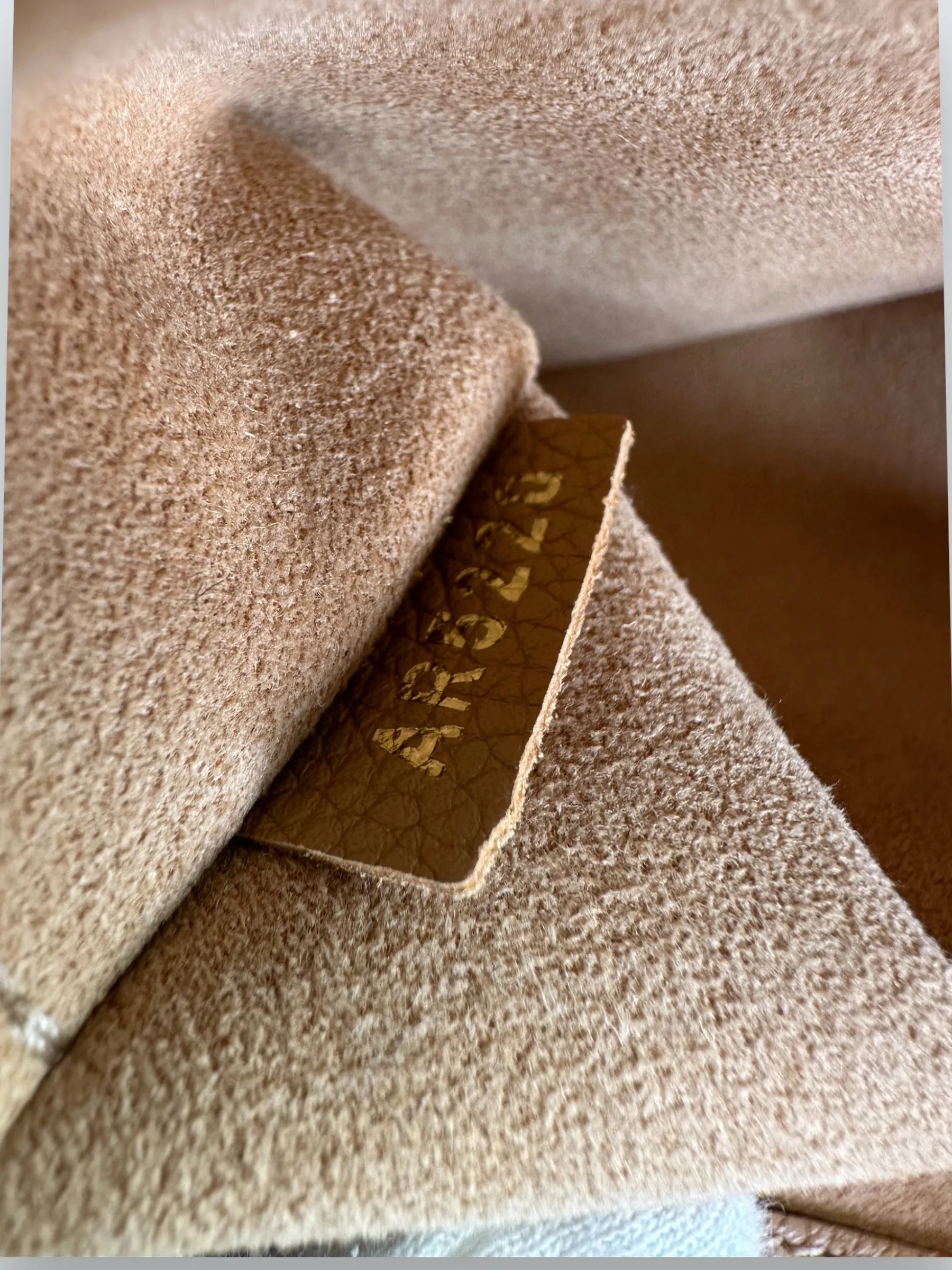 Louis Vuitton Two-Tone Cream & Tan Grained Calfskin Leather Lockme Ever BB