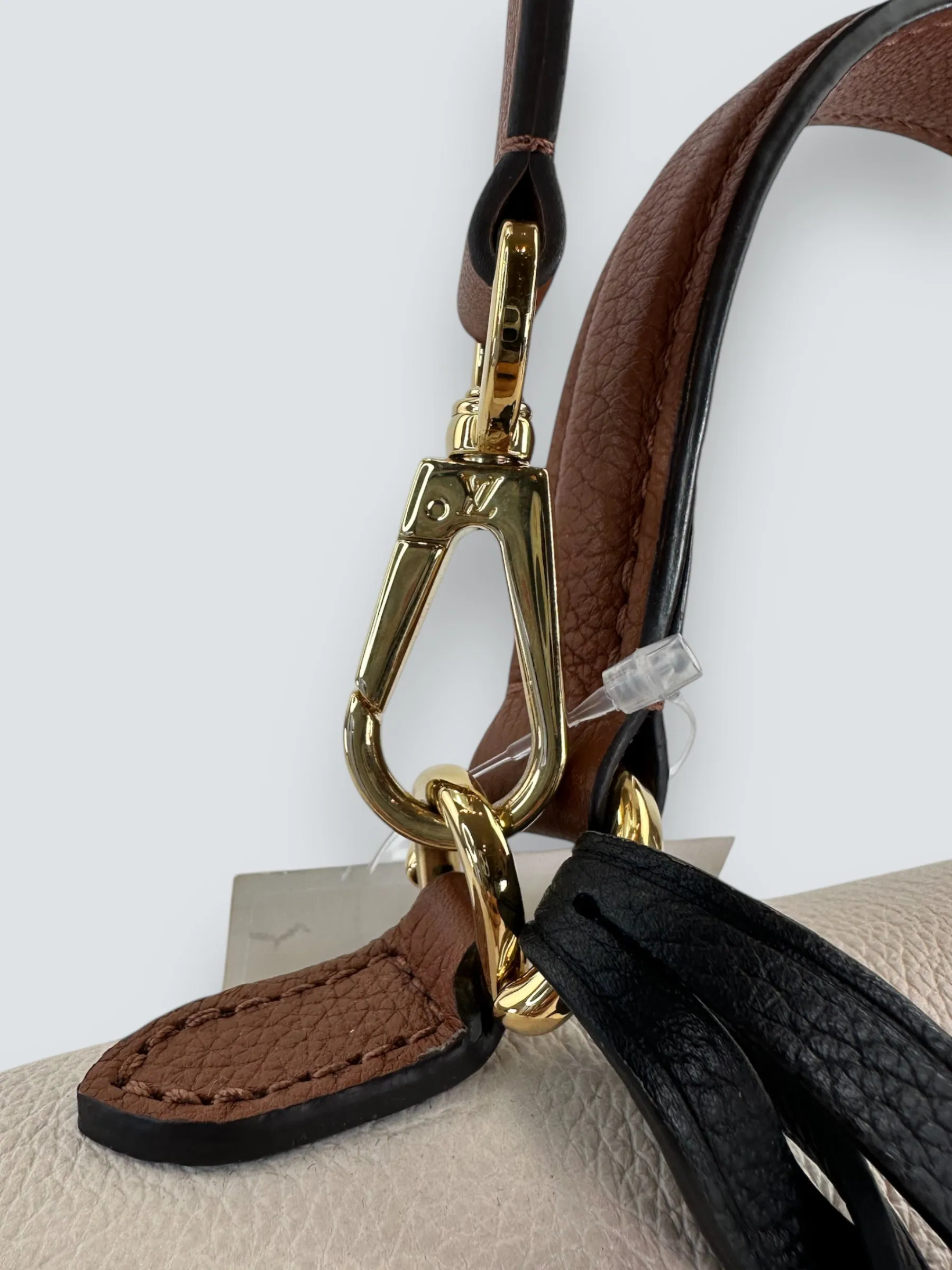 Louis Vuitton Two-Tone Cream & Tan Grained Calfskin Leather Lockme Ever BB
