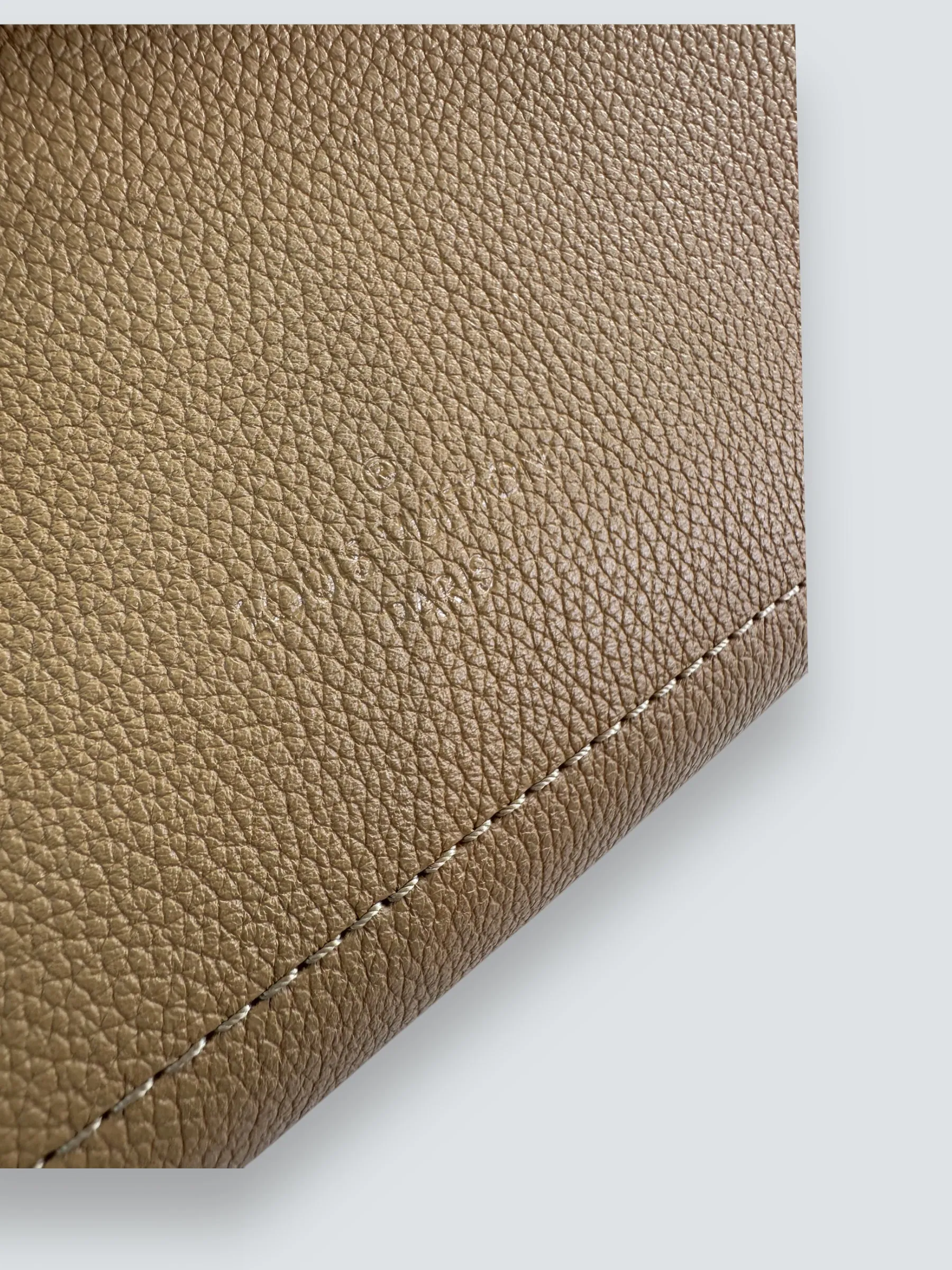 Louis Vuitton Two-Tone Cream & Tan Grained Calfskin Leather Lockme Ever BB