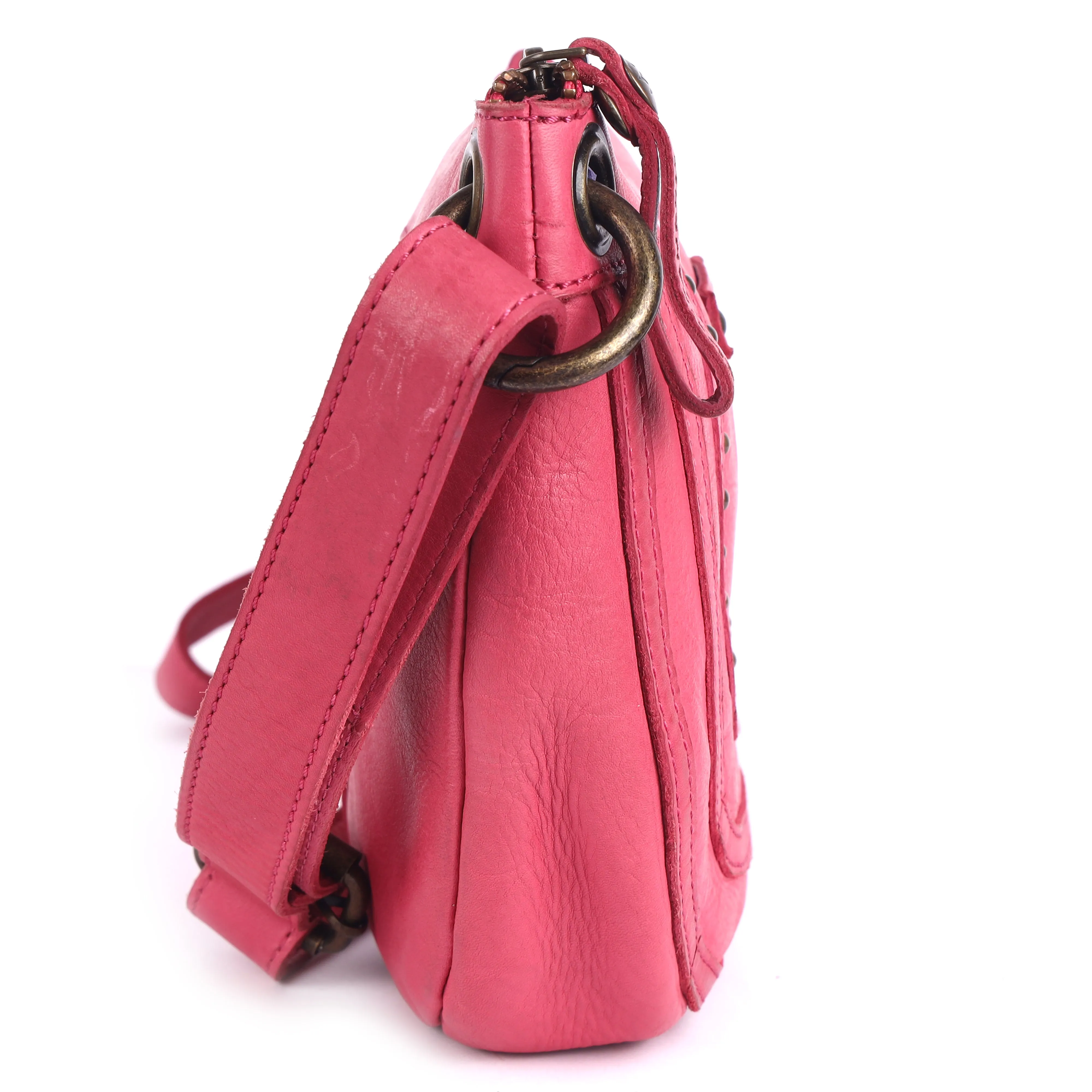 Lucy - The Slingbag