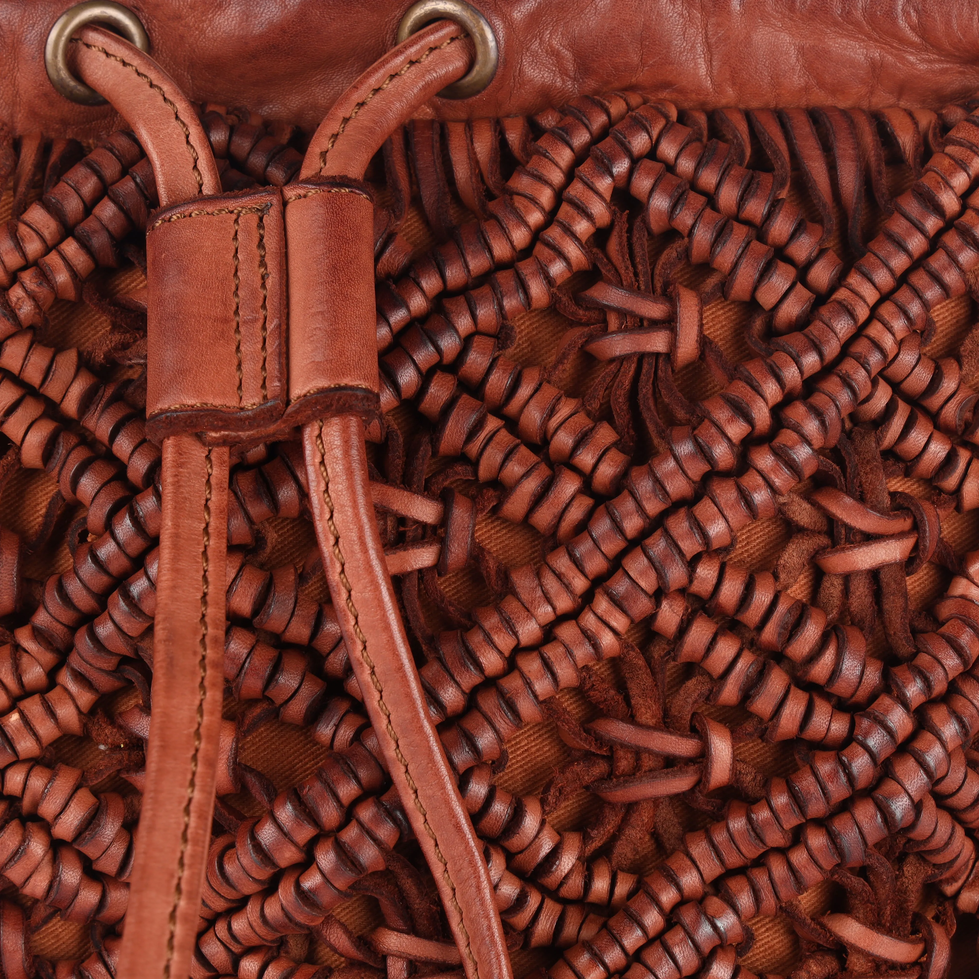 Macrame - The Round Slingbag