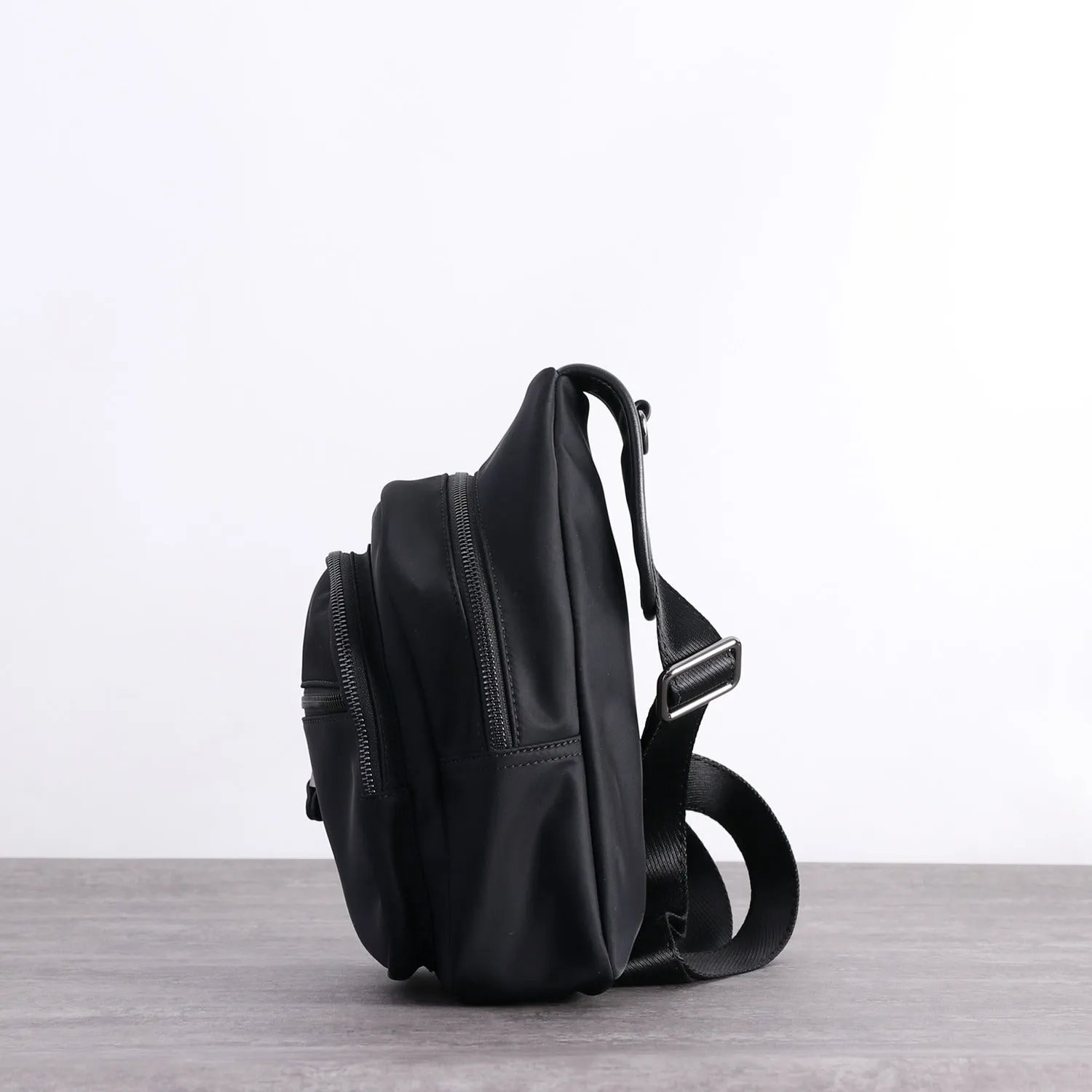 Mens Nylon Leather Sling Crossbody Pack Womens Black Nylon Chest Purse Nylon Sling Bag for Ladies