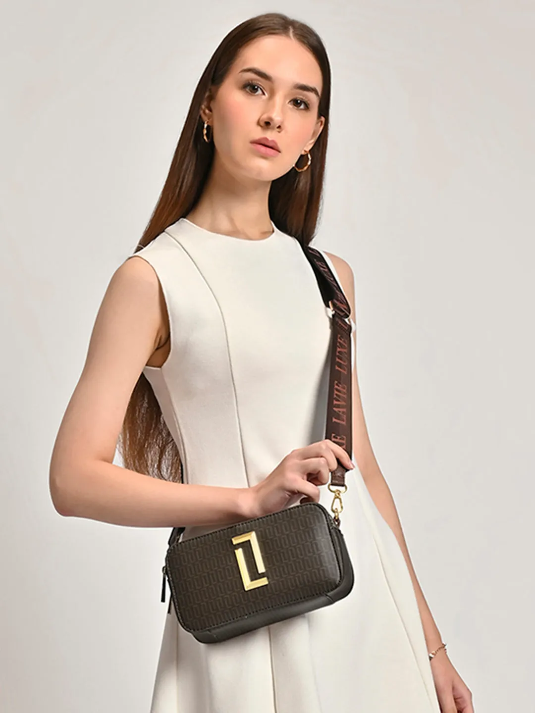 Mono Fenny25 Small Box Sling Bag