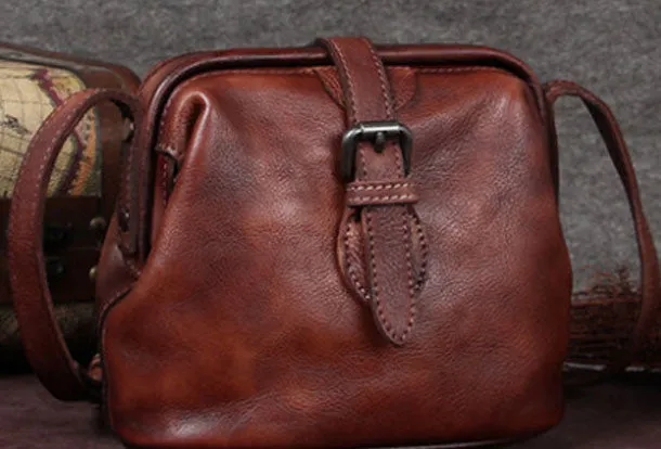 Vintage Leather Doctor Crossbody Bag Shoulder Bag Purse For Women