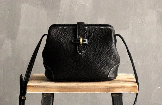 Vintage LEATHER WOMEN Doctor SHOULDER BAG Purse Crossbody Purse FOR WOMEN