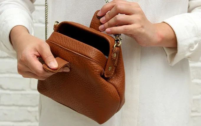 Vintage LEATHER WOMEN Small Doctor Purse Chain SHOULDER BAG Purses FOR WOMEN