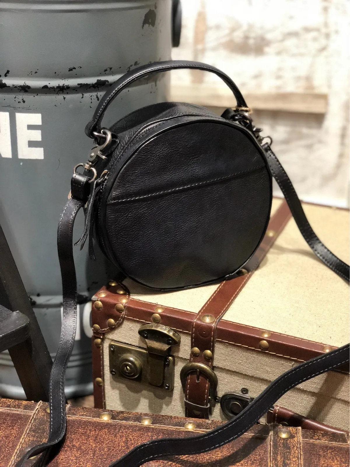 Vintage Womens Brown leather Circle Handbag Shoulder Bag Black Round Leather Crossbody Bag Side Purse