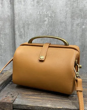 Womens Tan Leather Doctor Handbag Purses Classic Tan Doctor Crossbody Purse for Women